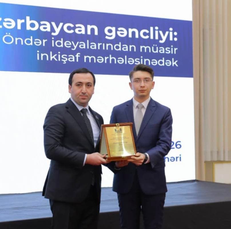 Naxçıvan Dövlət Universiteti Tələbə Elmi Cəmiyyətinin sədri Yusif Mirzəzadə və sədr müavini Şövkət Əlisoy Azərbaycan Respublikası Milli Məclisinin “Gənclər və idman” komitəsi tərəfindən mükafatlandırılıblar
