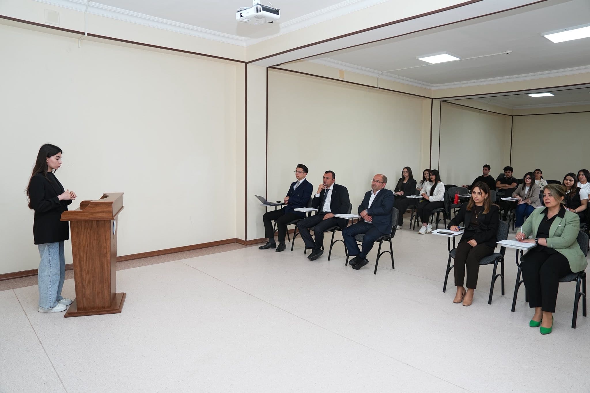 2025-2026-cı tədris ilində TEC xətti ilə yerinə yetirilən elmi tədqiqat işlərinin universitet turu keçirilib